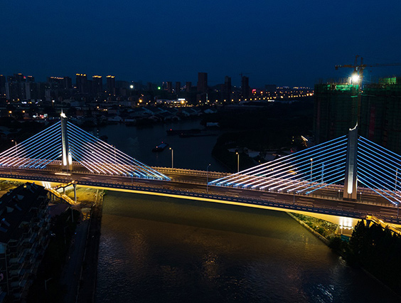 湖州南北大聯(lián)動，長湖申大橋“亮”新裝